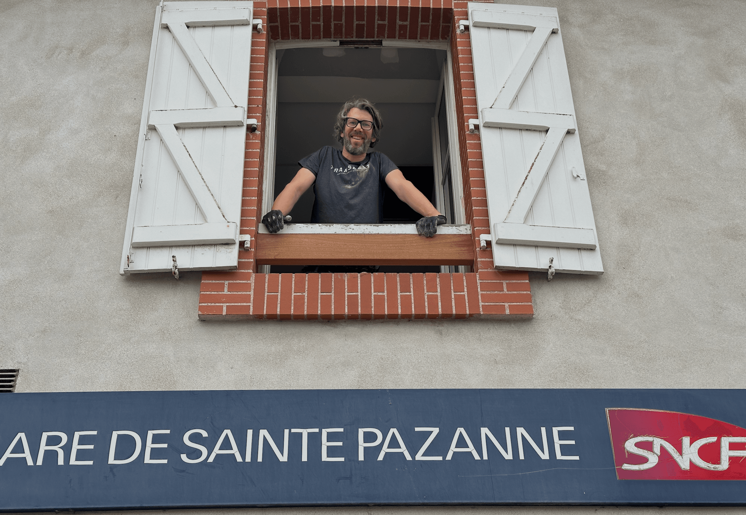 Doux Rêveurs et sa vitrine La Station dans Le Monde : la gare de Sainte-Pazanne, nouveau visage des petites gares SNCF